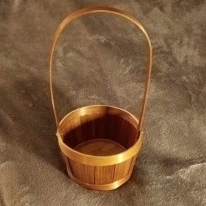 SMALL BASKET WITH HANDLE